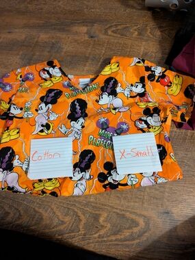 Mickey Mouse Cartoon Print Scrub Top - X-Small